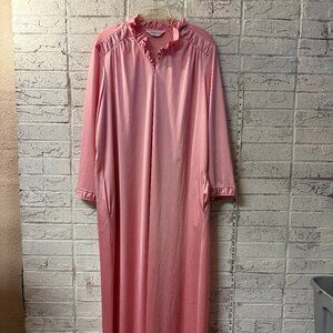 Vanity Fair Vintage Nylon Long Sleeve Nightgown – Size L – Bubblegum Pink